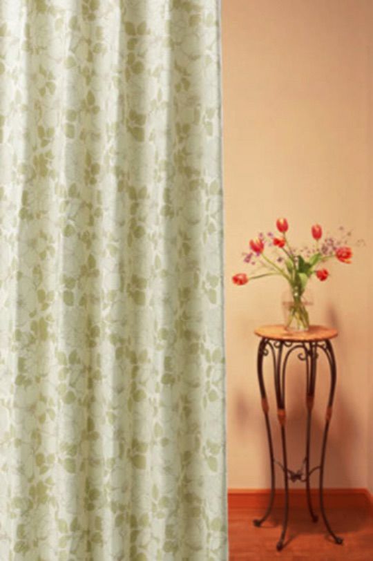 マットホワイト＆グリーン＆花模様のカーテン