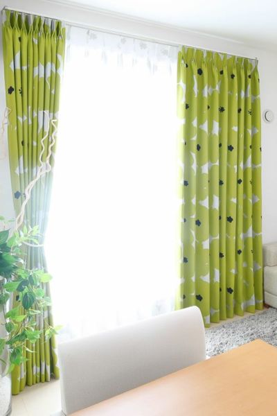 14683|イエローグリーン＆大きな花模様の北欧柄遮光カーテン