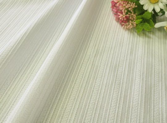 オフホワイト＆ストライプ柄の花粉キャッチレースカーテン