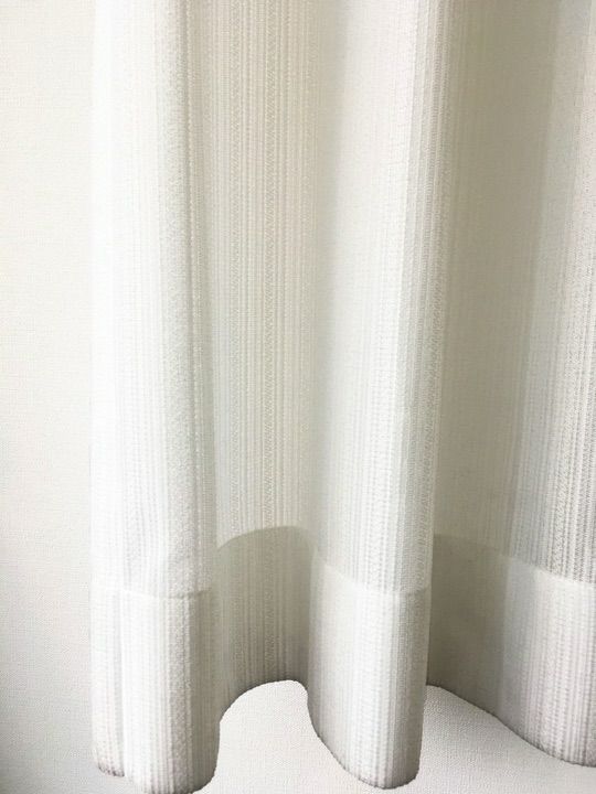 オフホワイト＆ストライプ柄の花粉キャッチレースカーテン