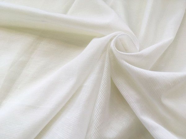 白＆細め横ライン模様の遮熱レースカーテン
