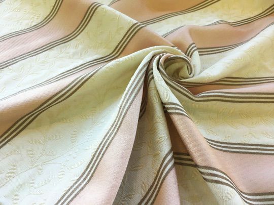 アイボリー＆ピンク＆茶色＆ストライプ蔦模様のカーテン
