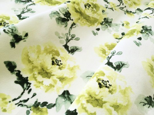 アイボリー＆グリーン＆花柄のカーテン