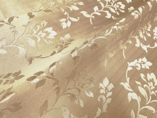 ライトブラウン＆植物モチーフ柄の2級遮光カーテン