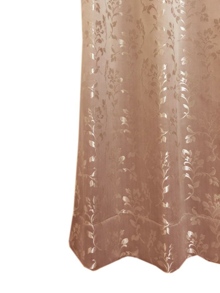 ピンクベージュ＆植物モチーフ柄の2級遮光カーテン