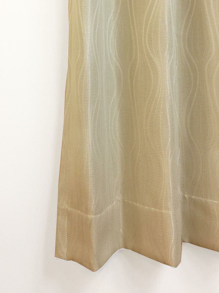 ベージュアイボリー＆流線模様の2級遮光カーテン