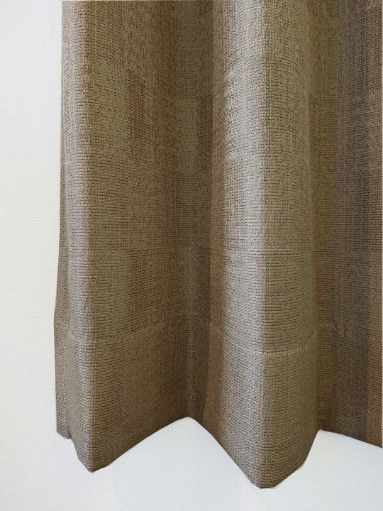 ライトグレー＆格子模様の2級遮光カーテン